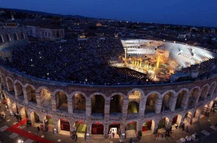 Bild der Oper in der Verona Arena
